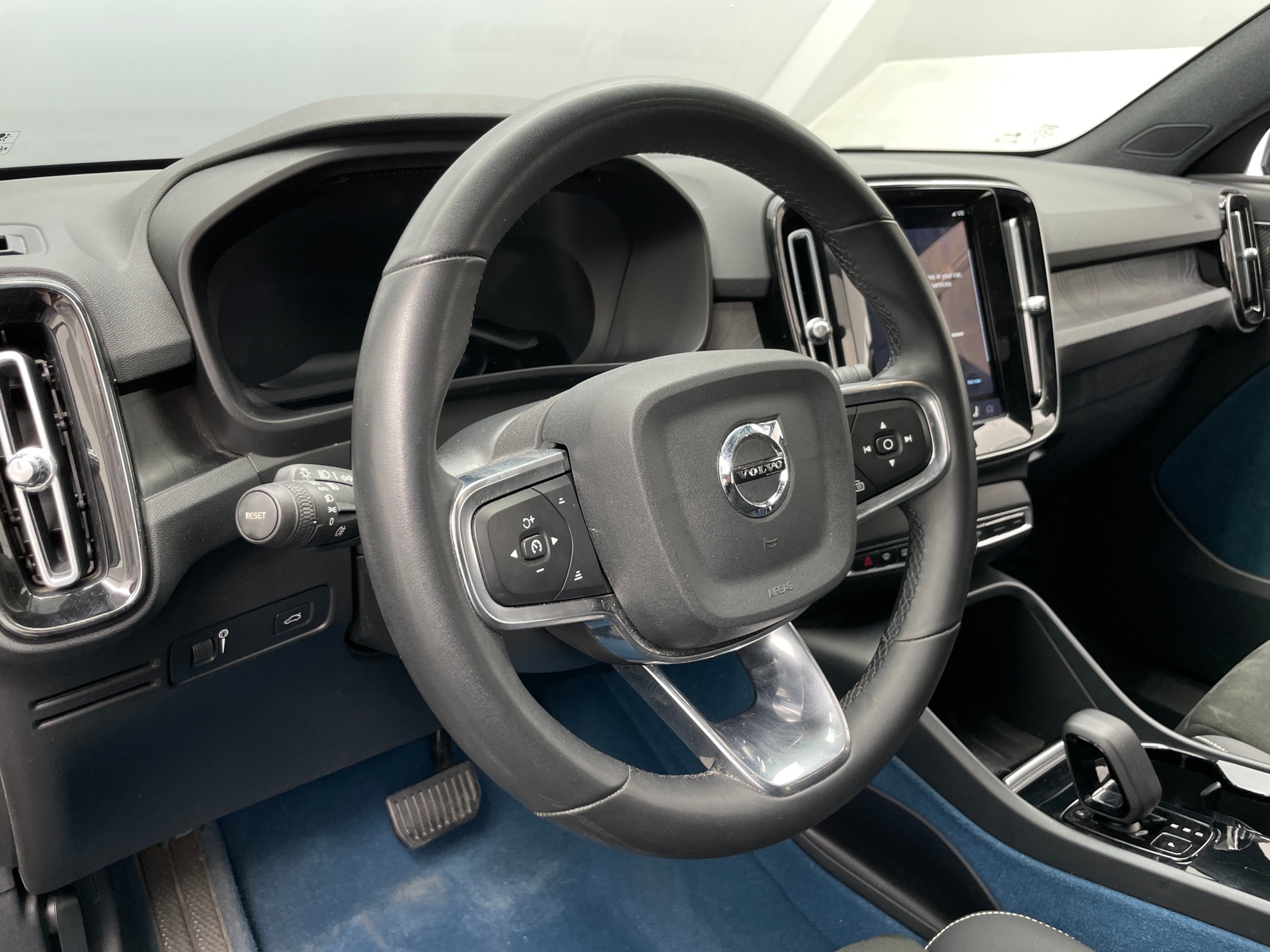 Thumbnail: 2022 Volvo C40 - 5