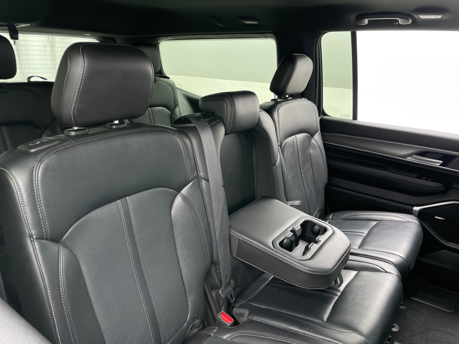 Thumbnail: 2025 Jeep Wagoneer - 5