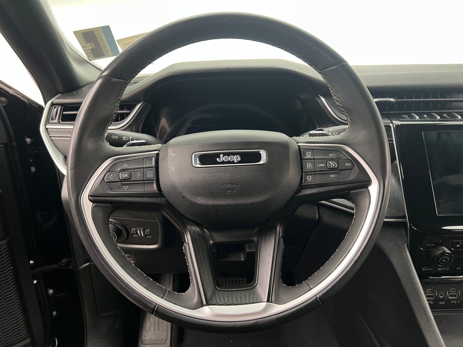 Thumbnail: 2024 Jeep Grand Cherokee L - 4