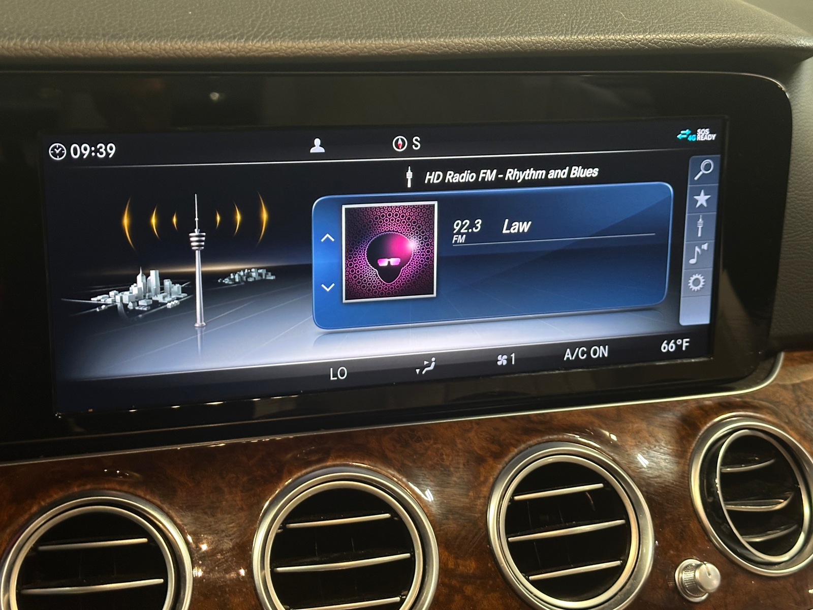 Thumbnail: 2019 Mercedes-Benz E-Class - 3