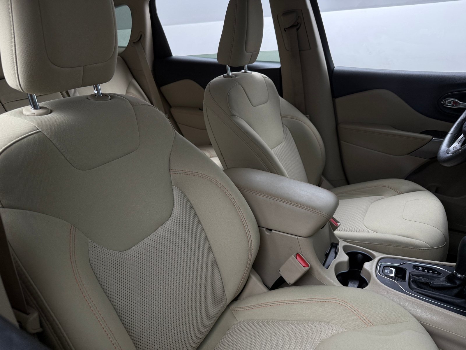 Thumbnail: 2019 Jeep Cherokee - 2