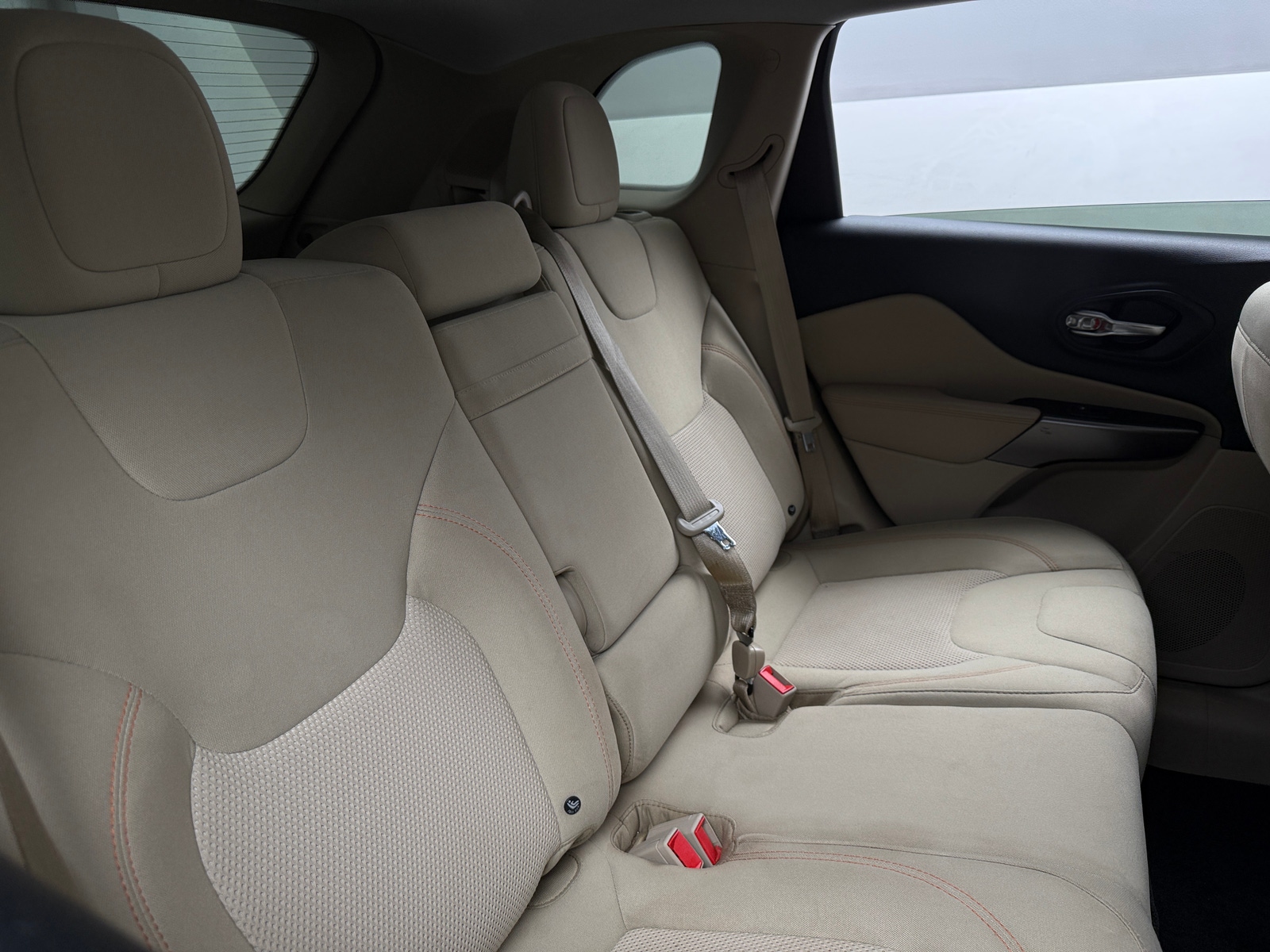 Thumbnail: 2019 Jeep Cherokee - 6