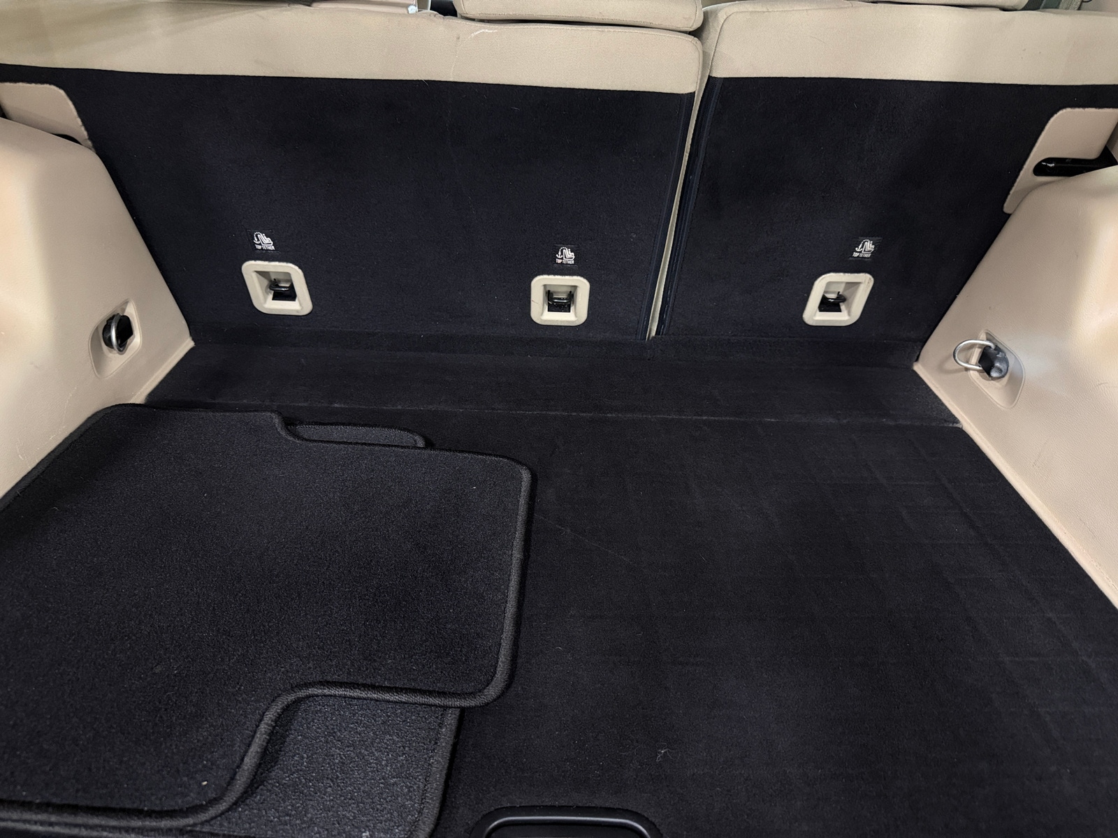 Thumbnail: 2019 Jeep Cherokee - 7