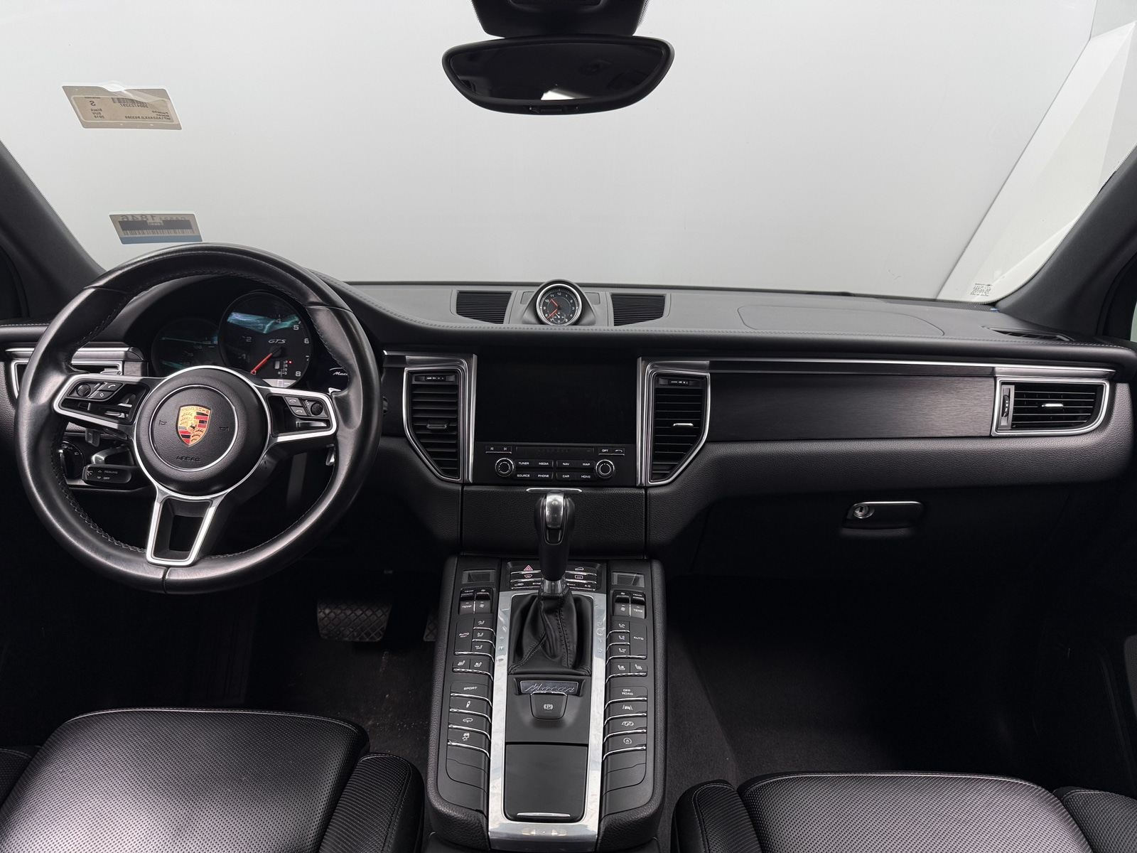 Thumbnail: 2018 Porsche Macan - 2