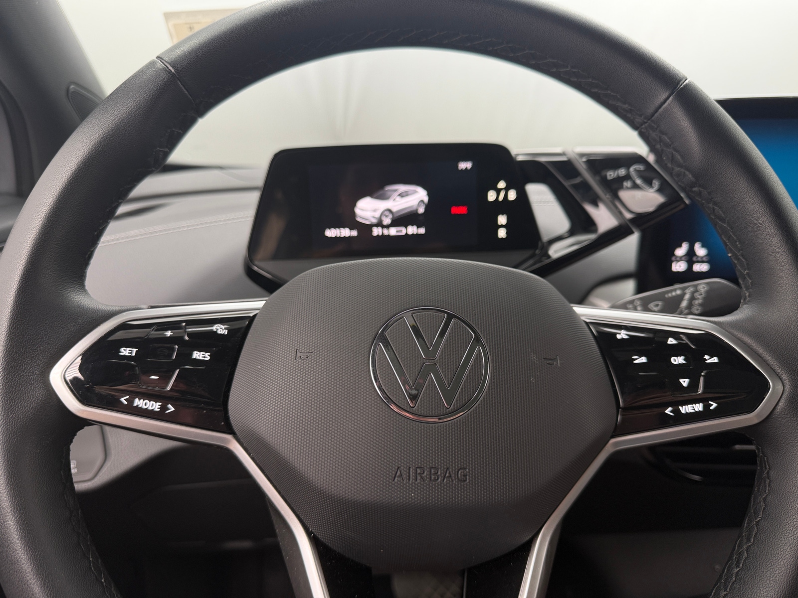 Thumbnail: 2023 Volkswagen ID.4 - 4