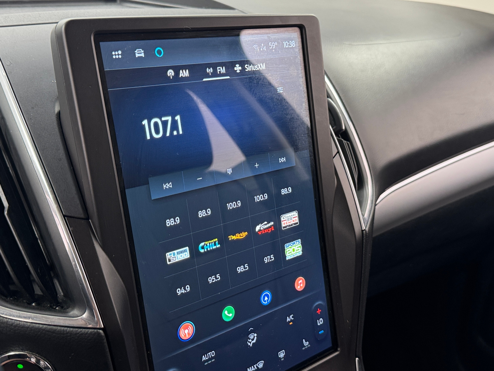 Thumbnail: 2021 Ford Edge - 3