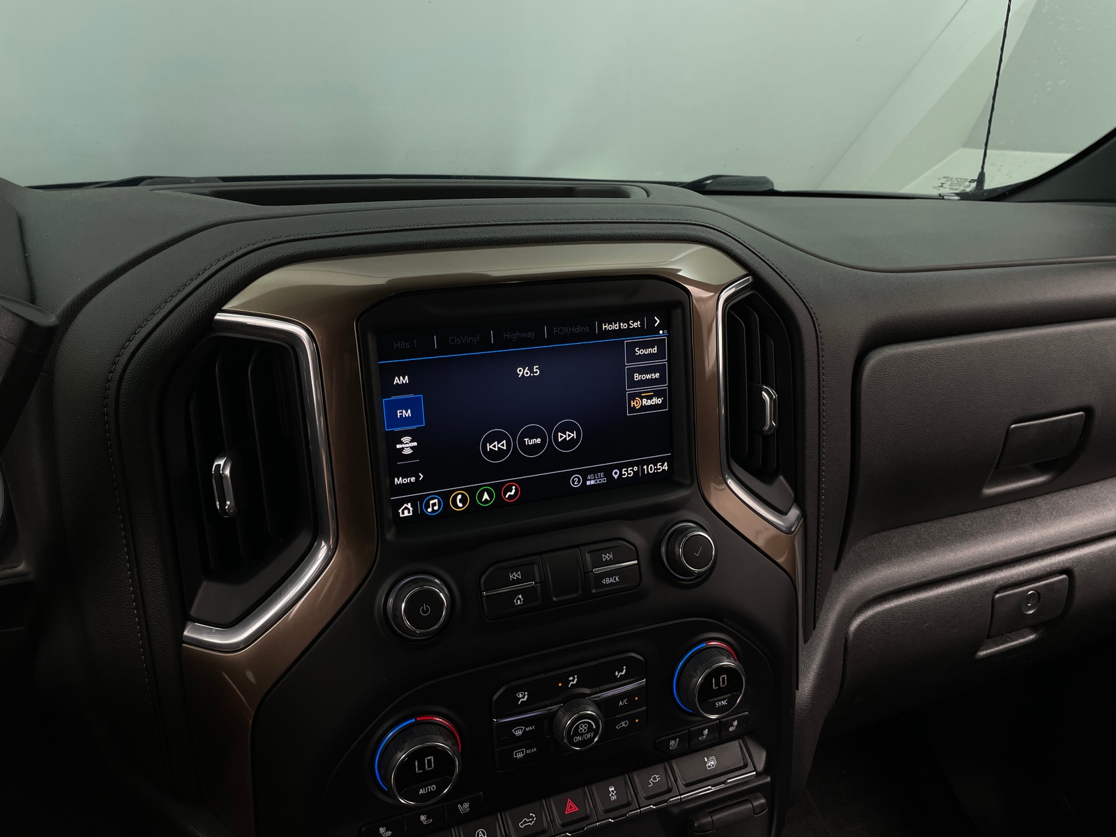 Thumbnail: 2020 Chevrolet Silverado 1500 - 3