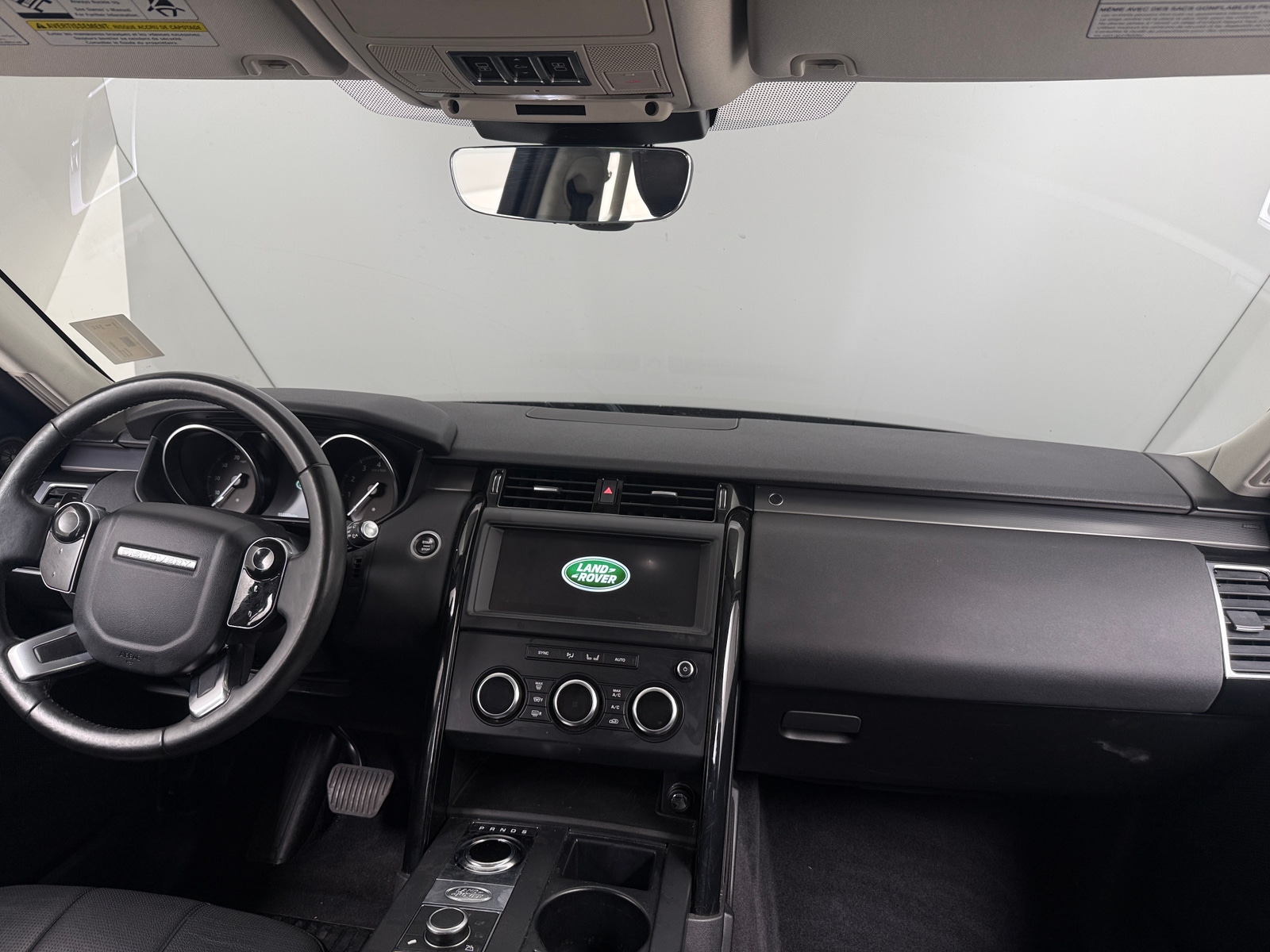 Thumbnail: 2019 Land Rover Discovery - 2