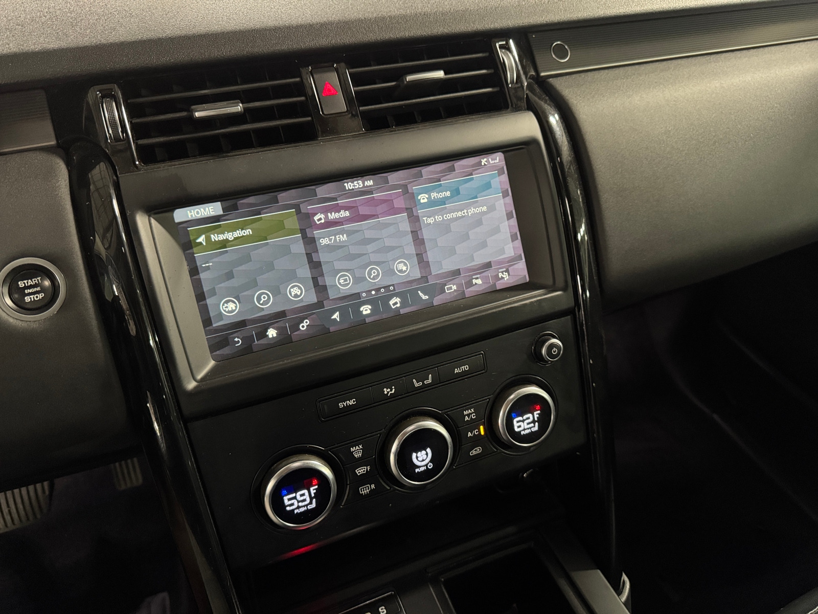 Thumbnail: 2019 Land Rover Discovery - 3