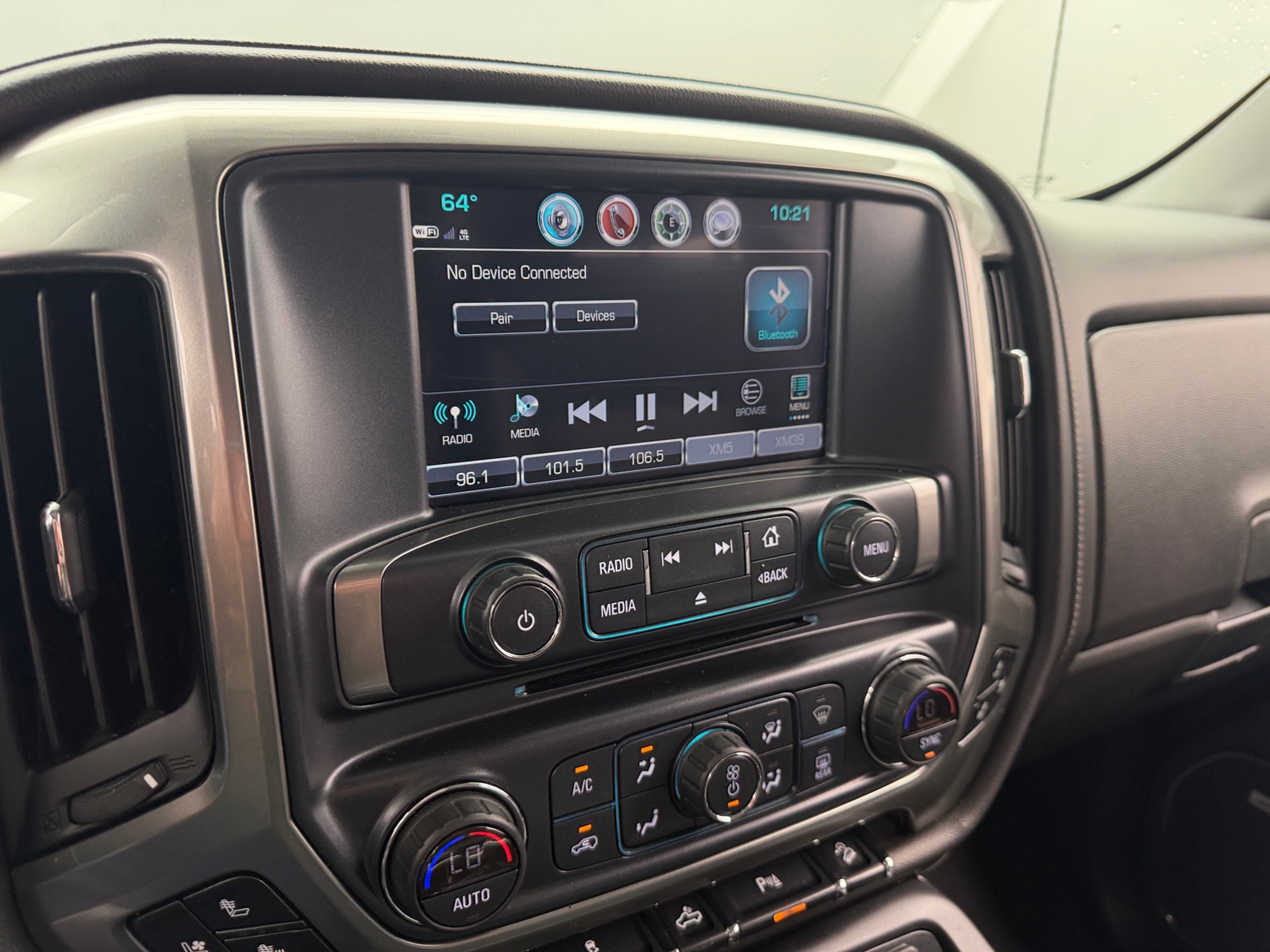 Thumbnail: 2018 Chevrolet Silverado 1500 - 3
