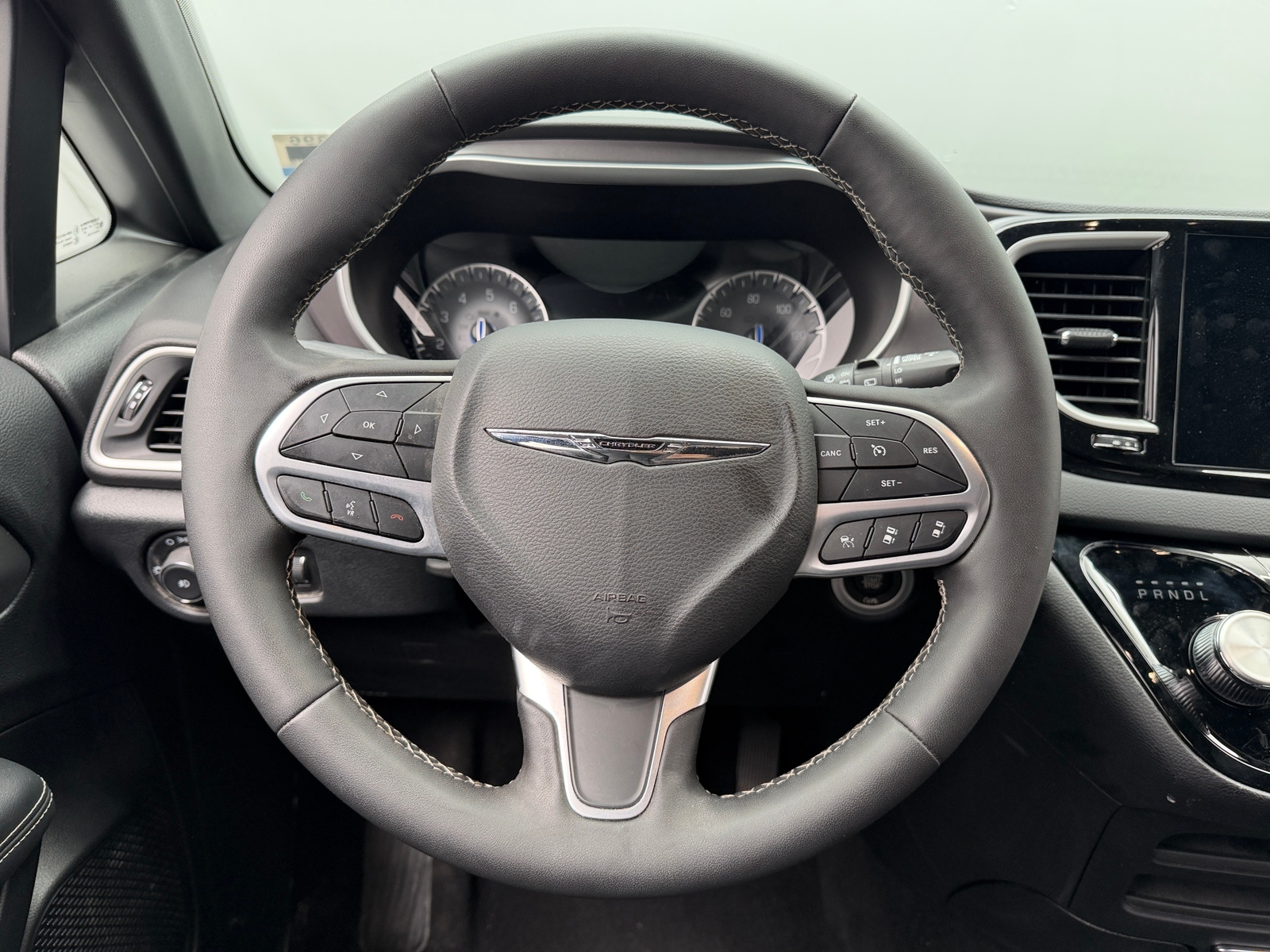 Thumbnail: 2025 Chrysler Pacifica - 4