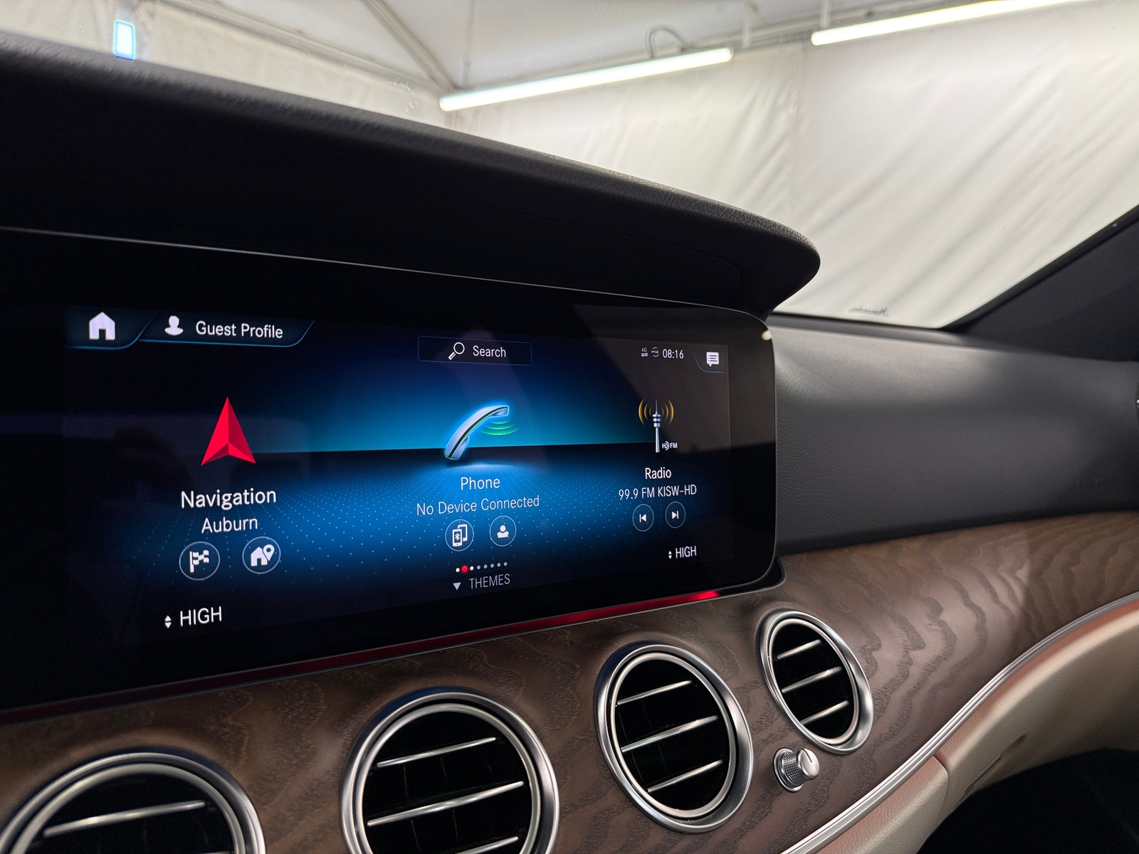 Thumbnail: 2022 Mercedes-Benz E-Class - 3