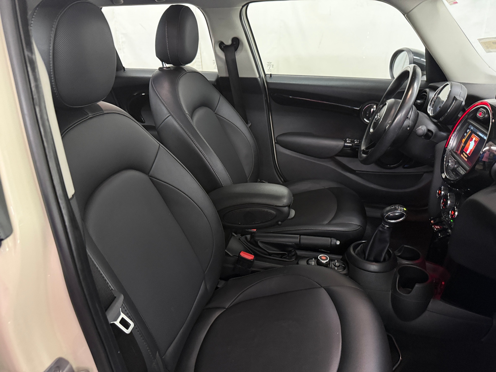 Thumbnail: 2019 MINI Cooper Hardtop - 2