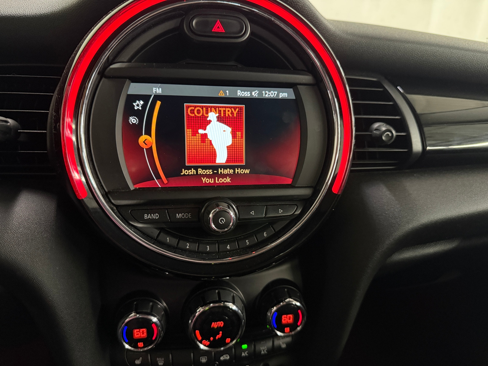 Thumbnail: 2019 MINI Cooper Hardtop - 4