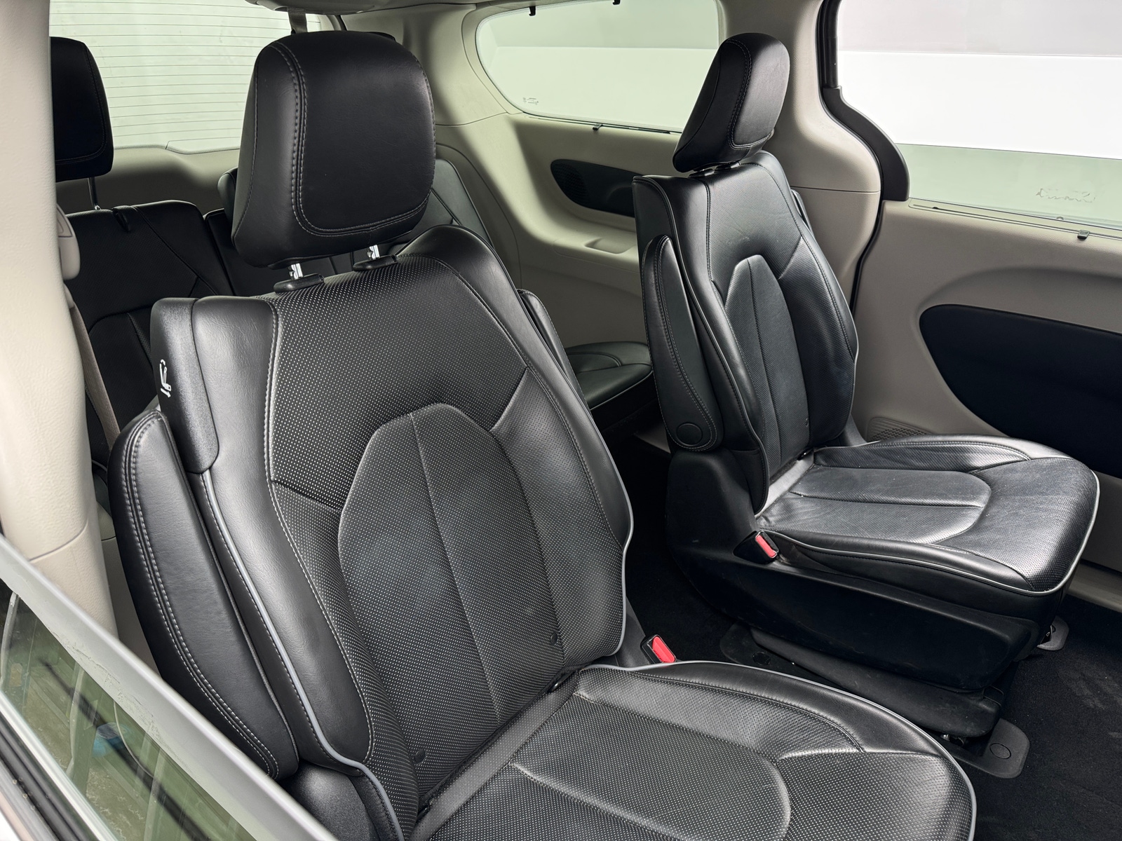 Thumbnail: 2020 Chrysler Pacifica - 5