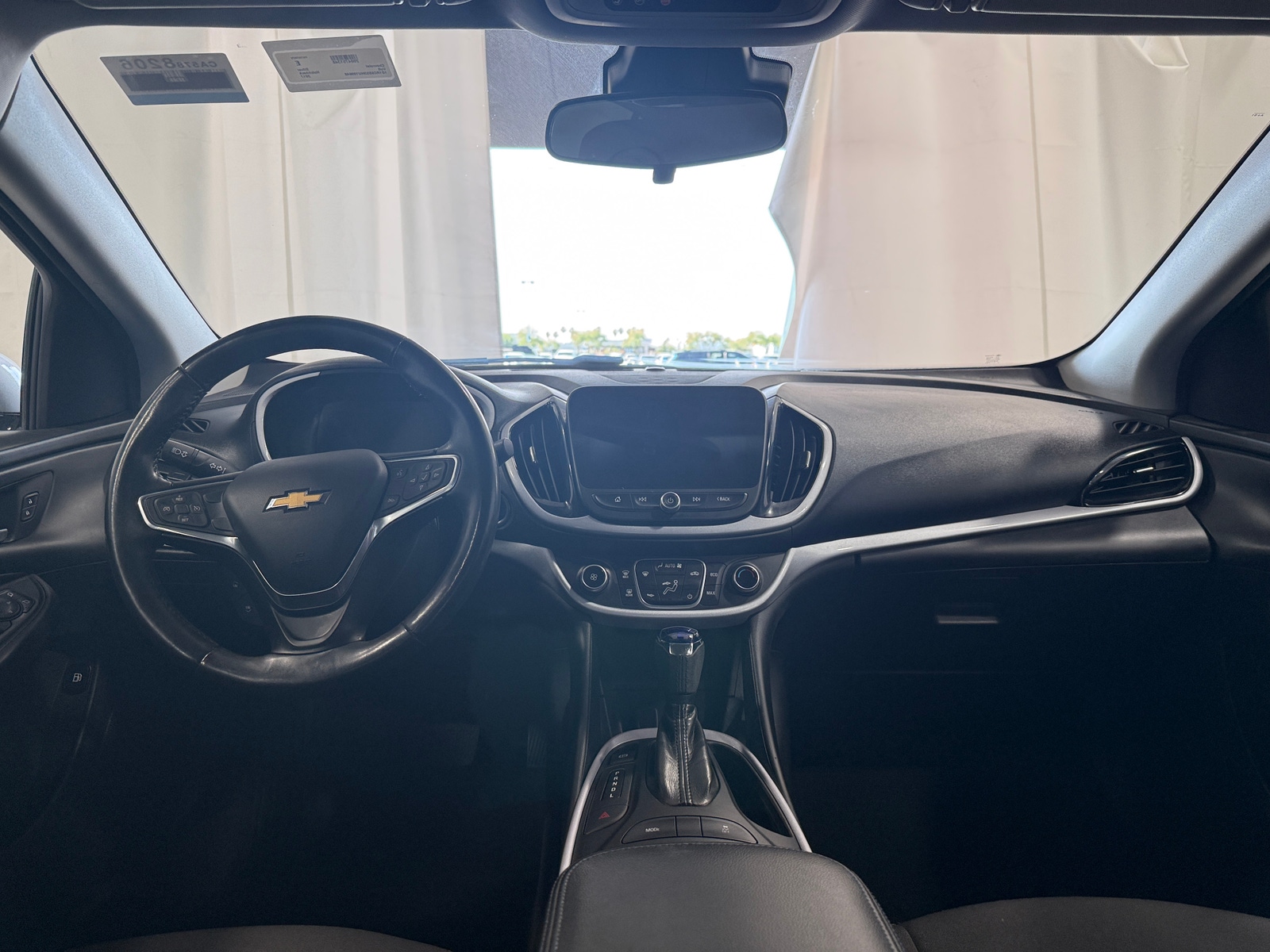 Thumbnail: 2017 Chevrolet Volt - 3