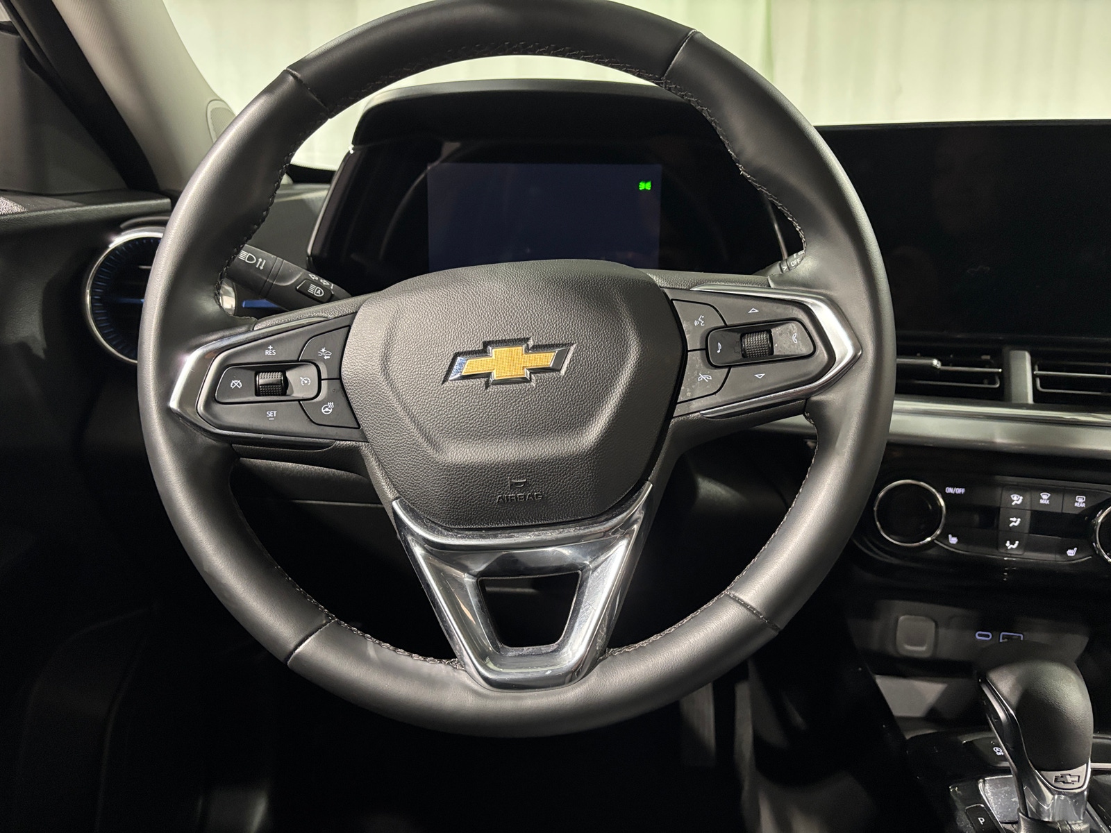 Thumbnail: 2025 Chevrolet Trax - 5