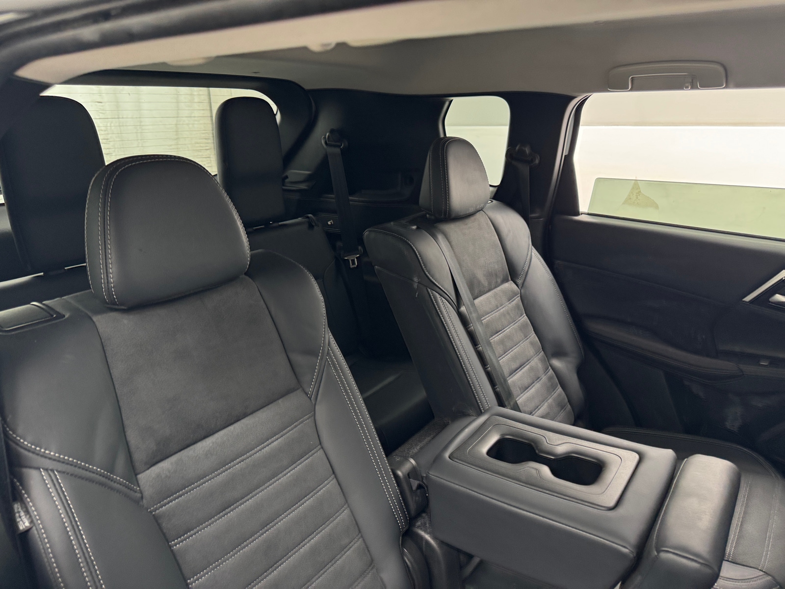 Thumbnail: 2024 Mitsubishi Outlander - 5