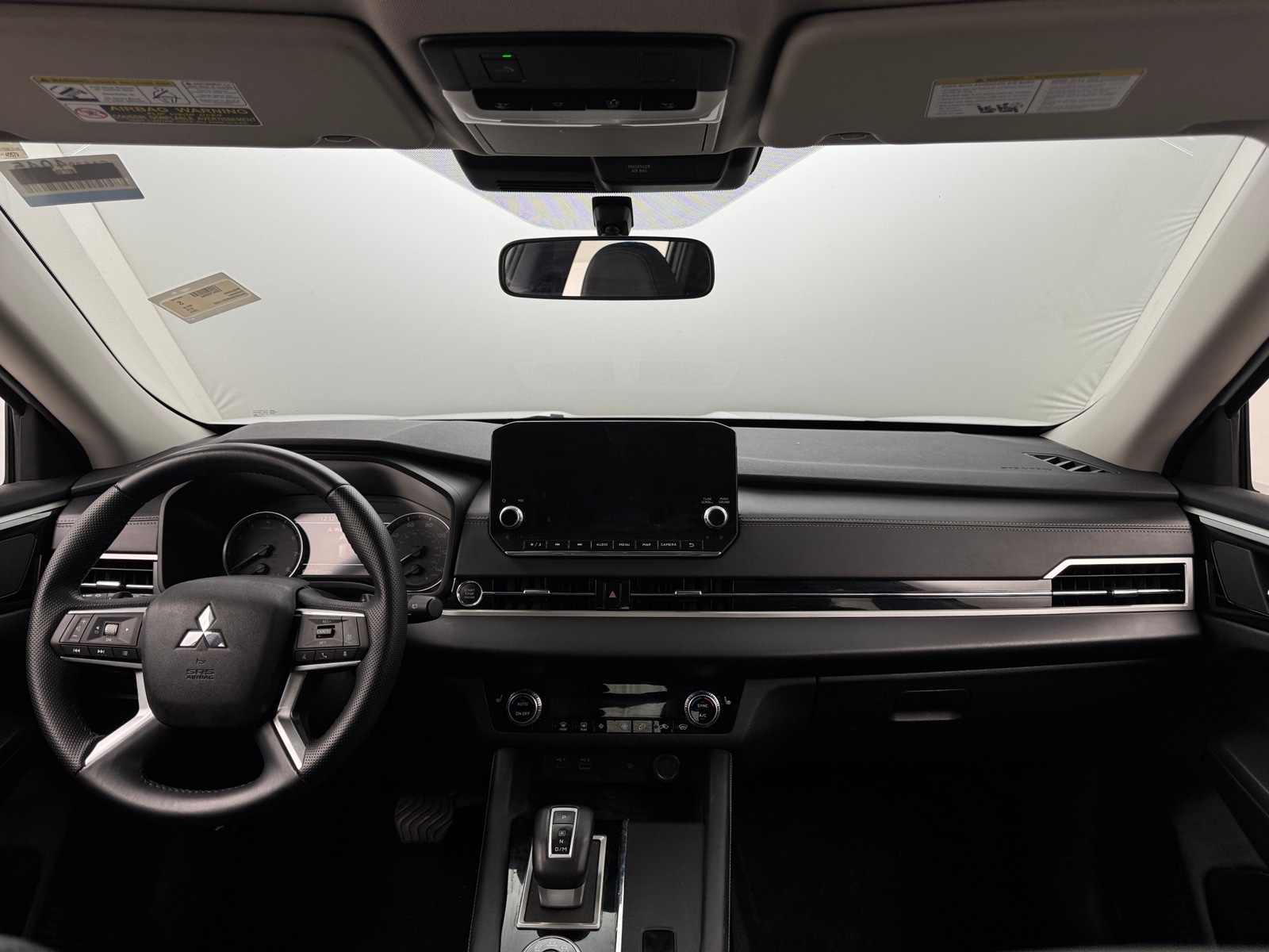 Thumbnail: 2024 Mitsubishi Outlander - 2
