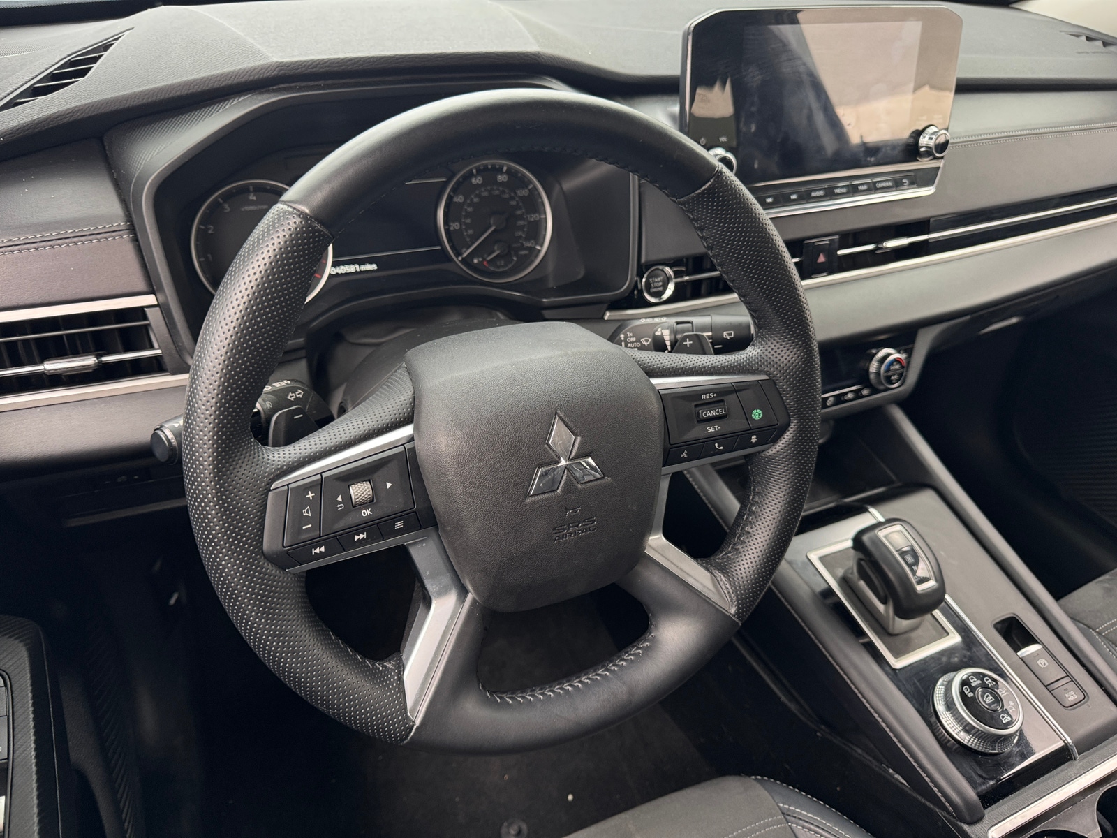 Thumbnail: 2024 Mitsubishi Outlander - 4