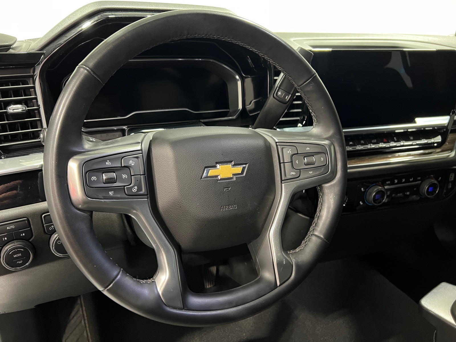 Thumbnail: 2023 Chevrolet Silverado 1500 - 5