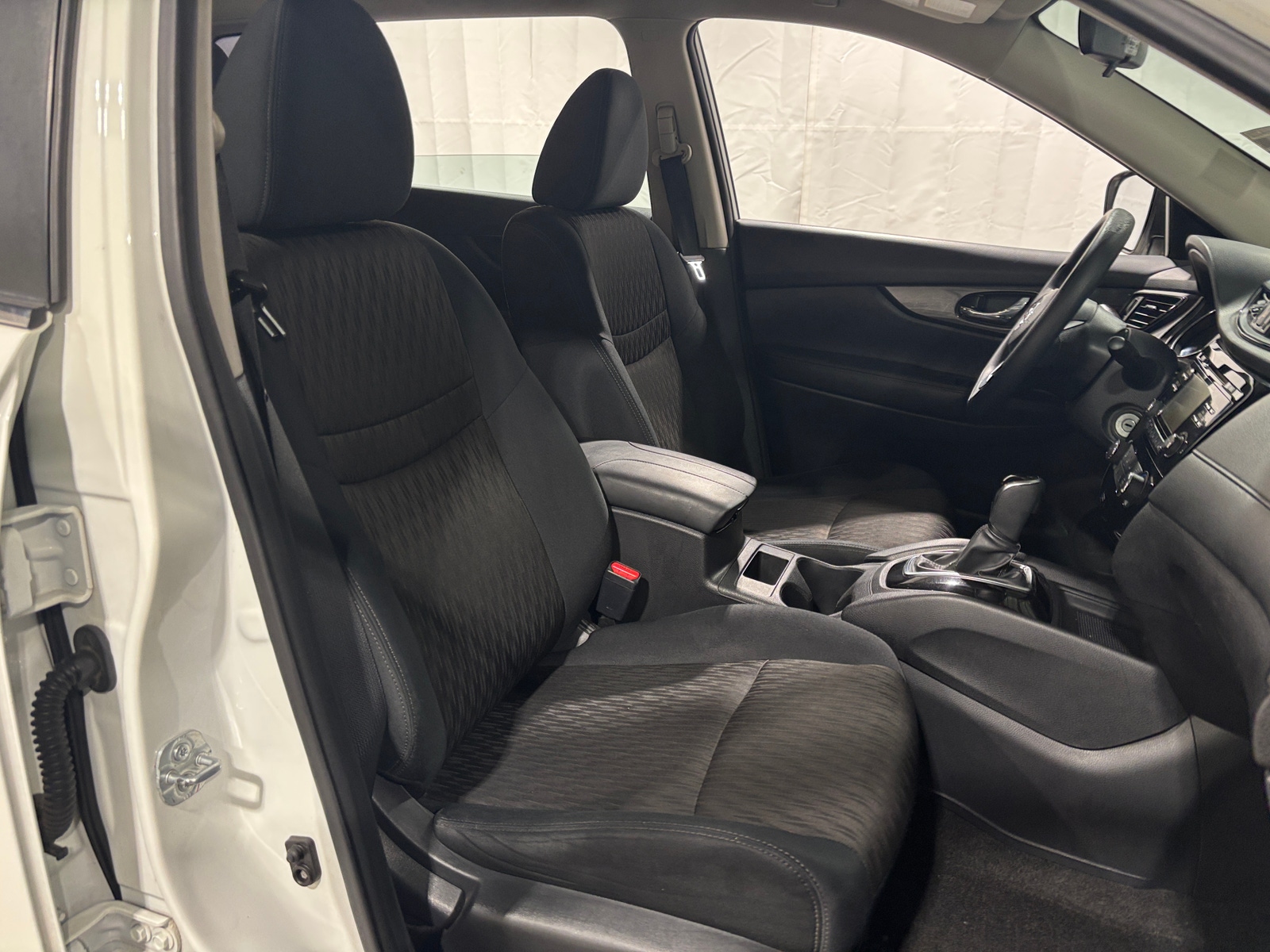 Thumbnail: 2017 Nissan Rogue - 2