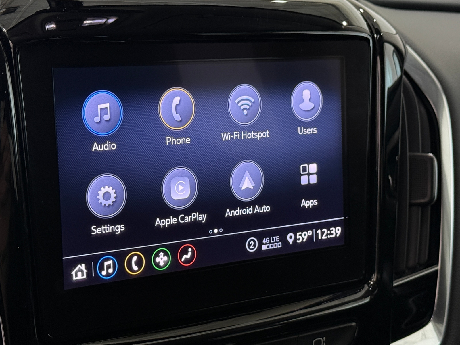 Thumbnail: 2021 Chevrolet Traverse - 4