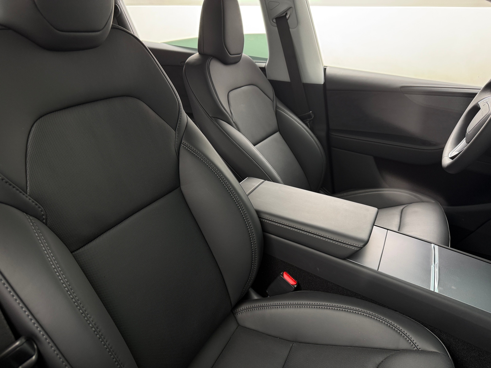 Thumbnail: 2026 Tesla Model Y - 2