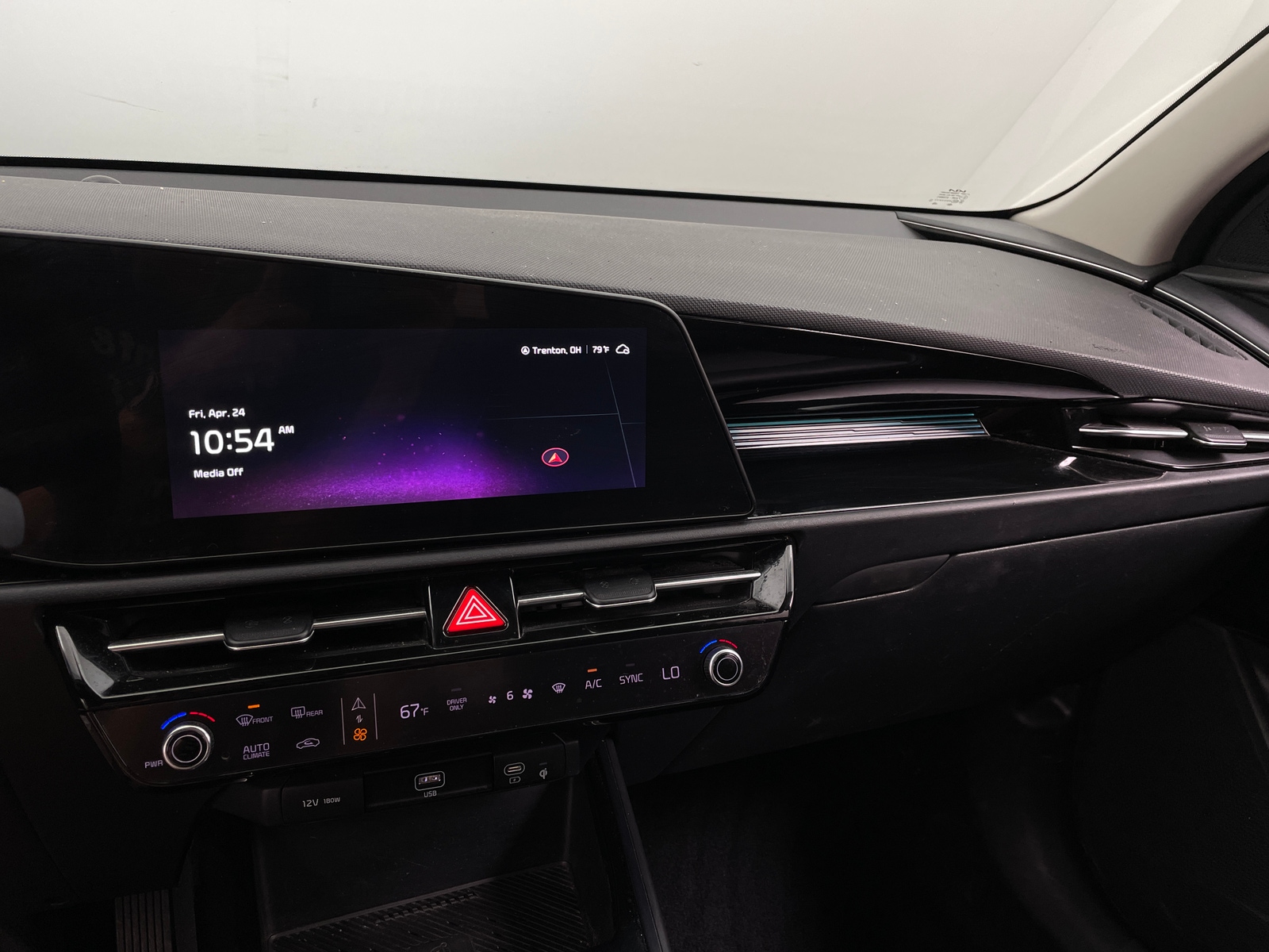 Thumbnail: 2023 Kia Niro - 3