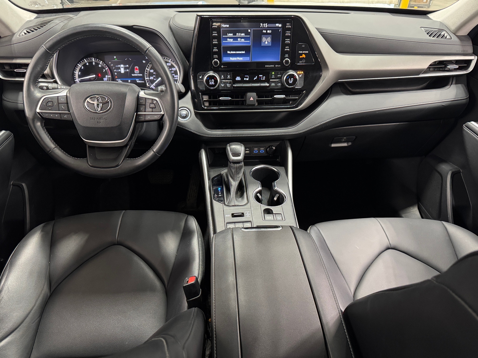 Thumbnail: 2022 Toyota Highlander - 2