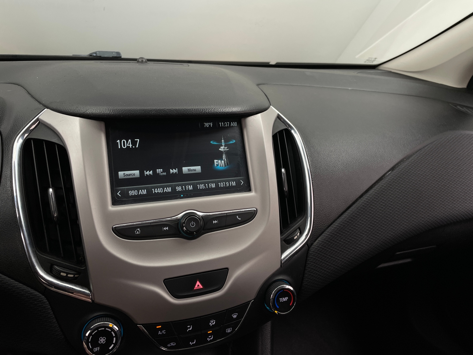 Thumbnail: 2018 Chevrolet Cruze - 4