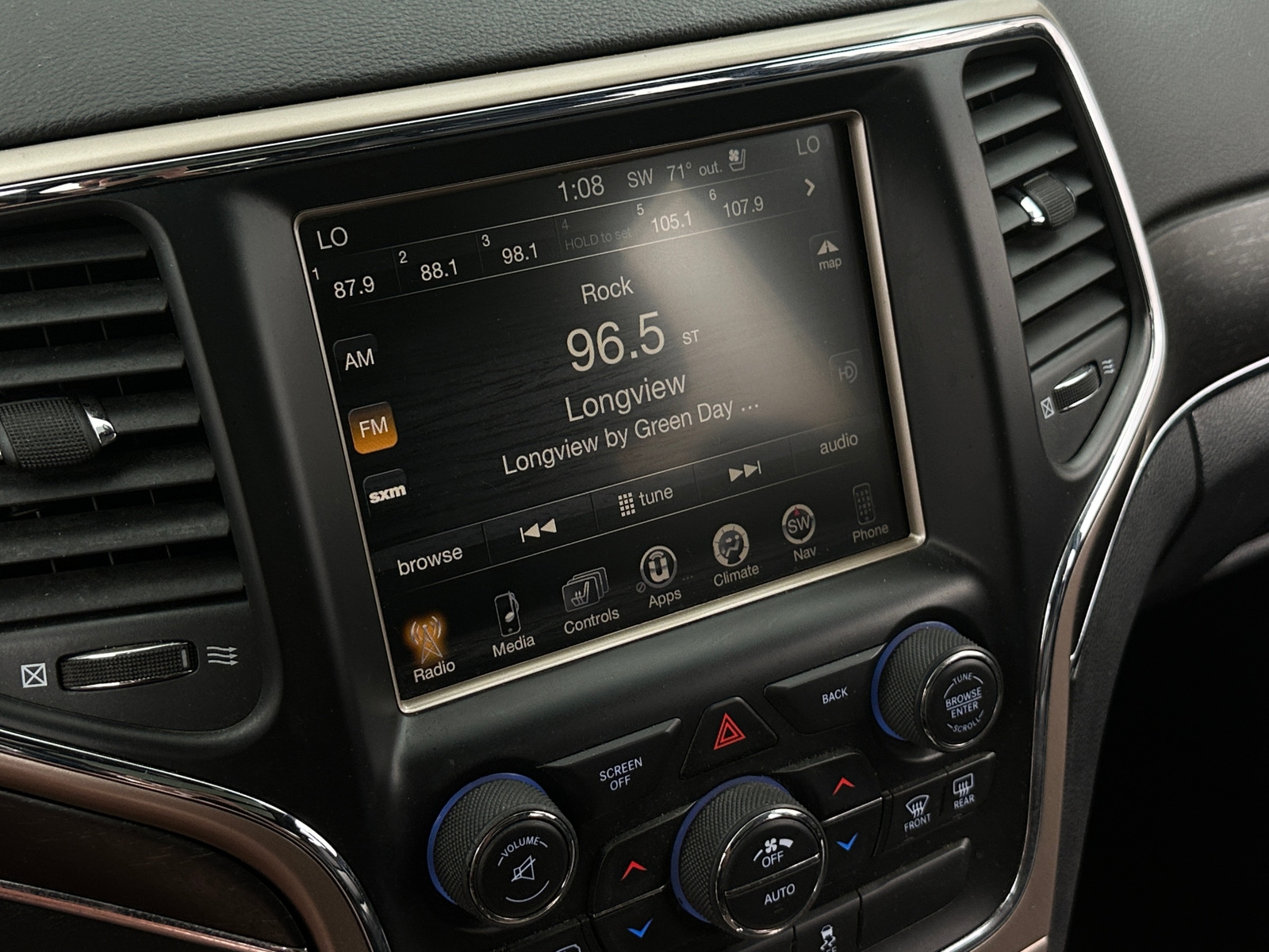 Thumbnail: 2015 Jeep Grand Cherokee - 3