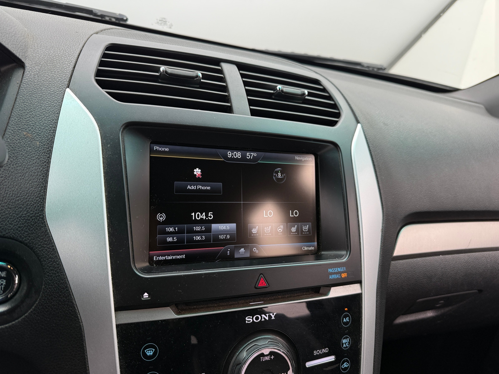 Thumbnail: 2015 Ford Explorer - 3