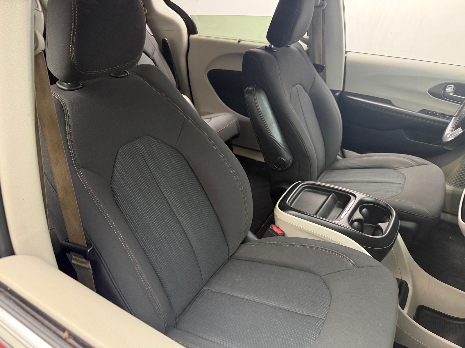 Thumbnail: 2020 Chrysler Pacifica - 2