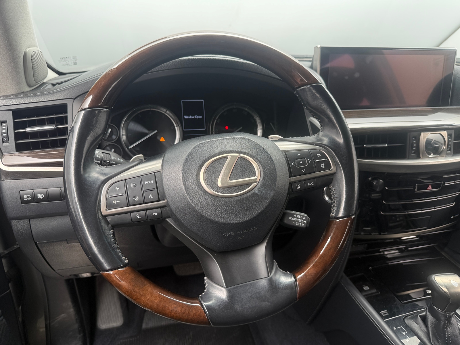 Thumbnail: 2018 Lexus LX - 4