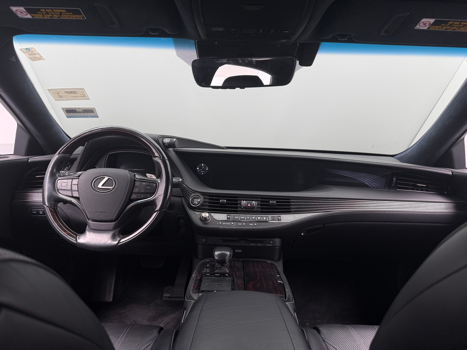 Thumbnail: 2019 Lexus LS - 3