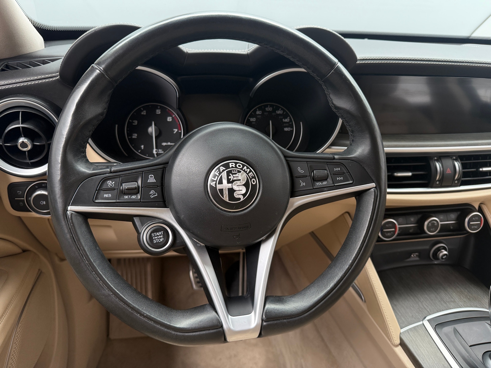 Thumbnail: 2019 Alfa Romeo Stelvio - 4