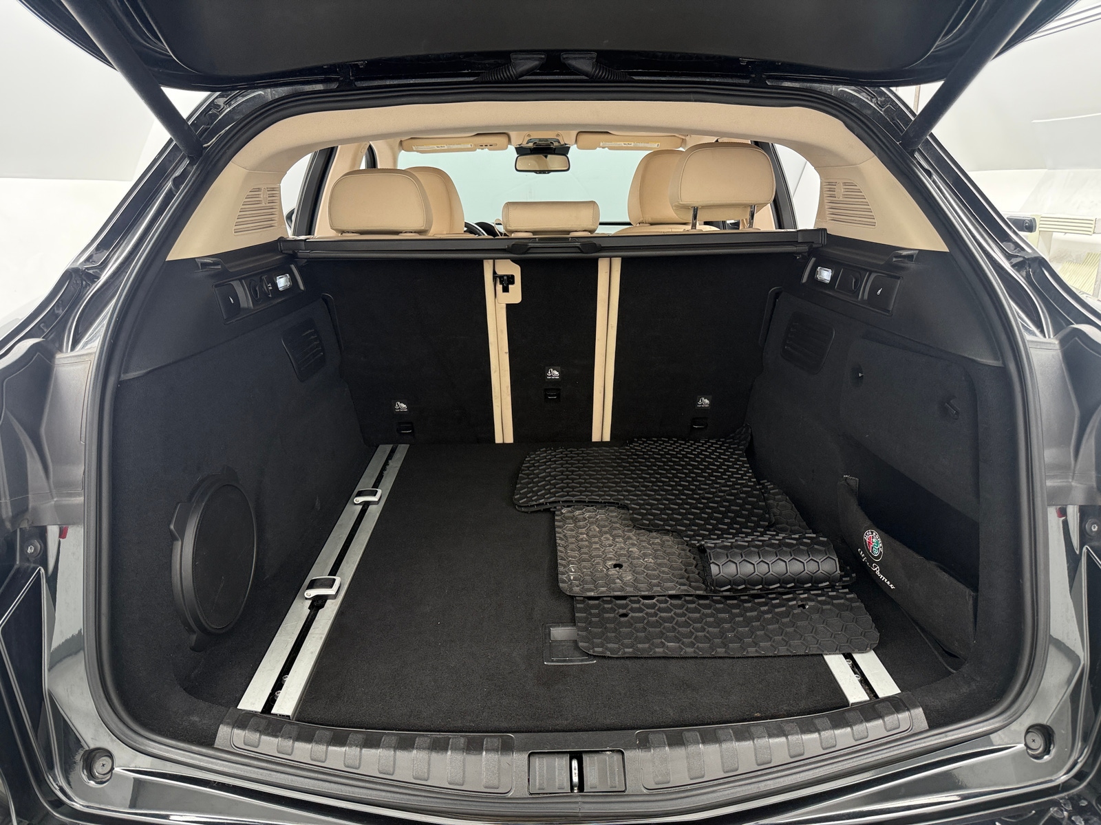 Thumbnail: 2019 Alfa Romeo Stelvio - 6