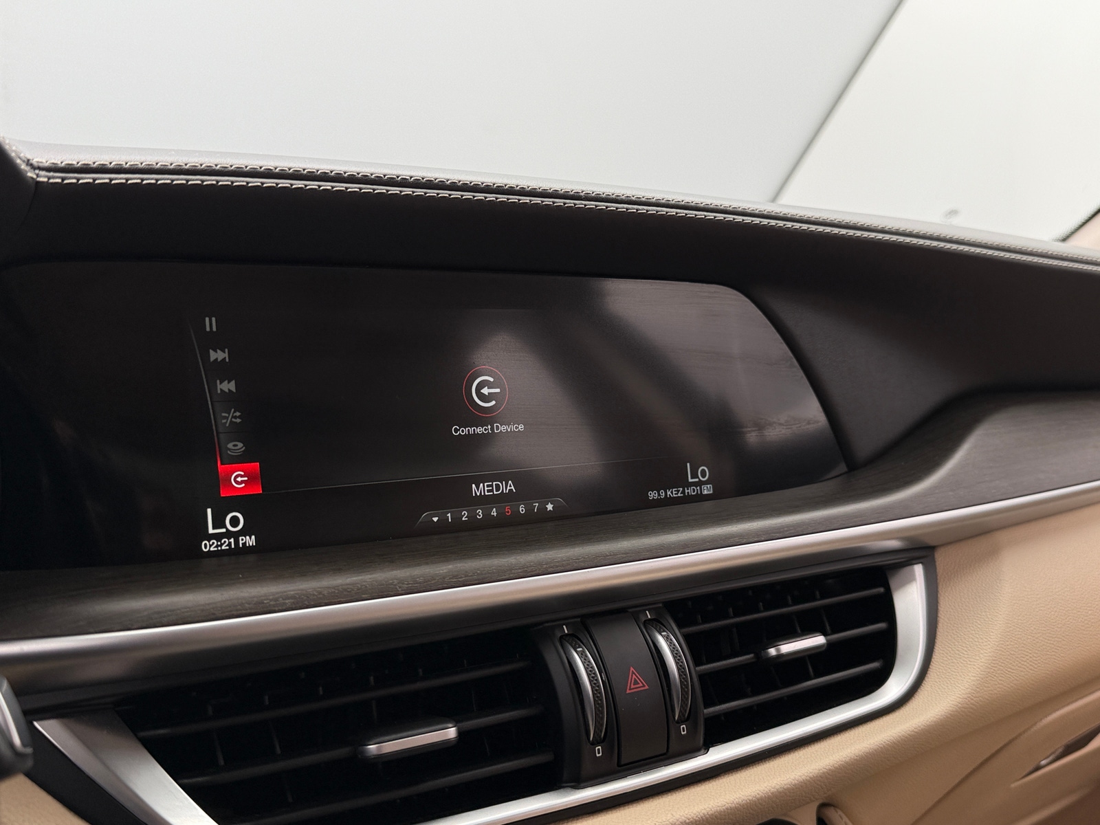 Thumbnail: 2019 Alfa Romeo Stelvio - 3