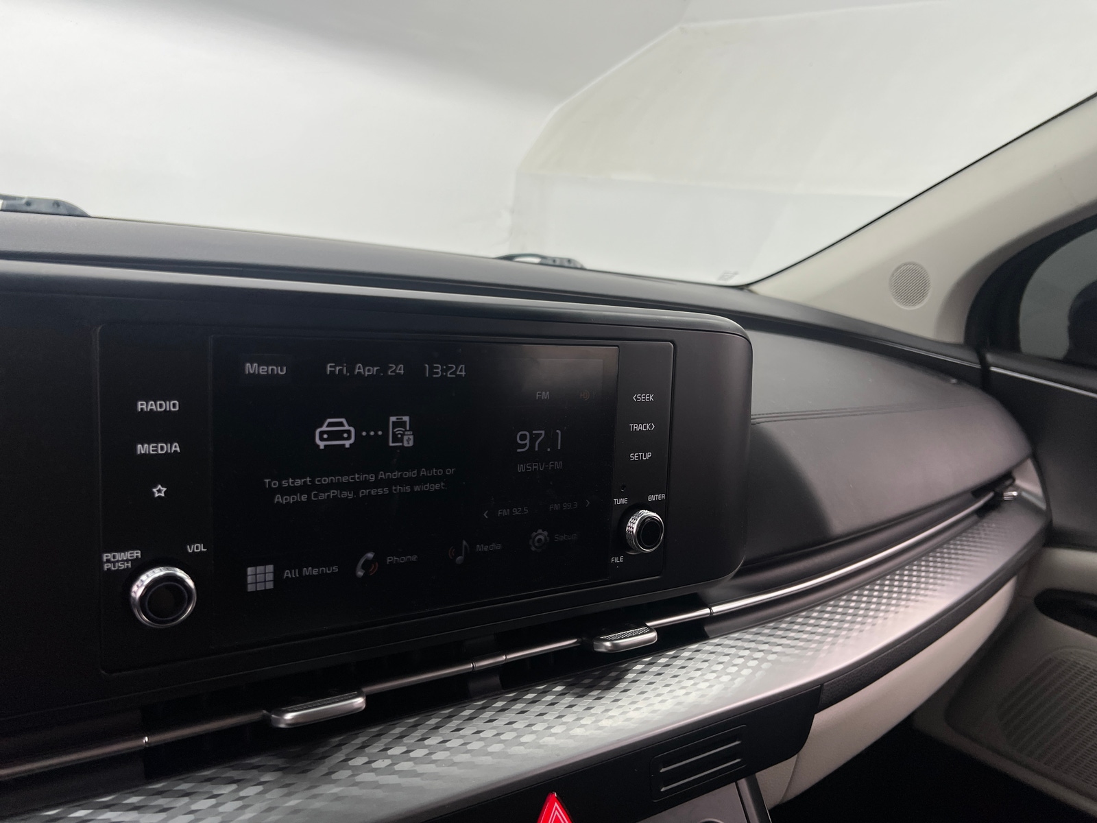 Thumbnail: 2024 Kia Carnival - 4
