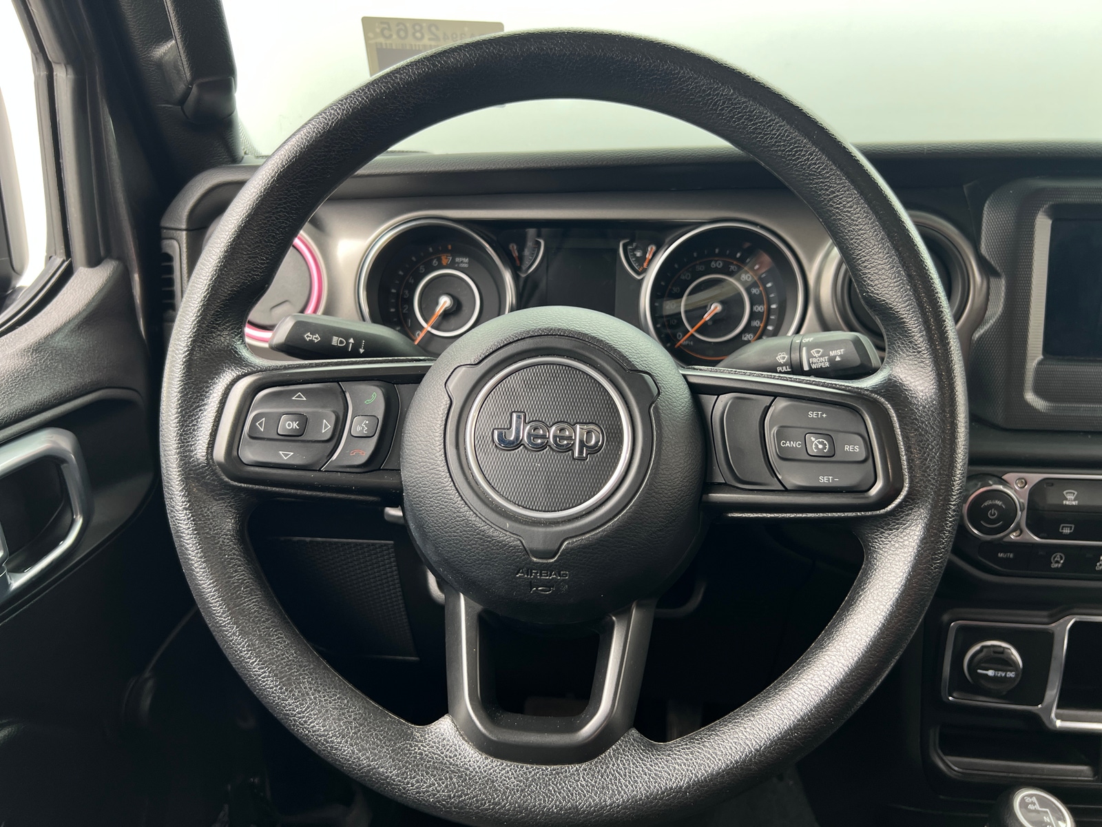 Thumbnail: 2023 Jeep Gladiator - 5