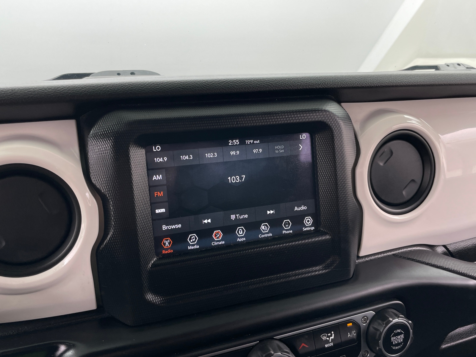Thumbnail: 2021 Jeep Gladiator - 4
