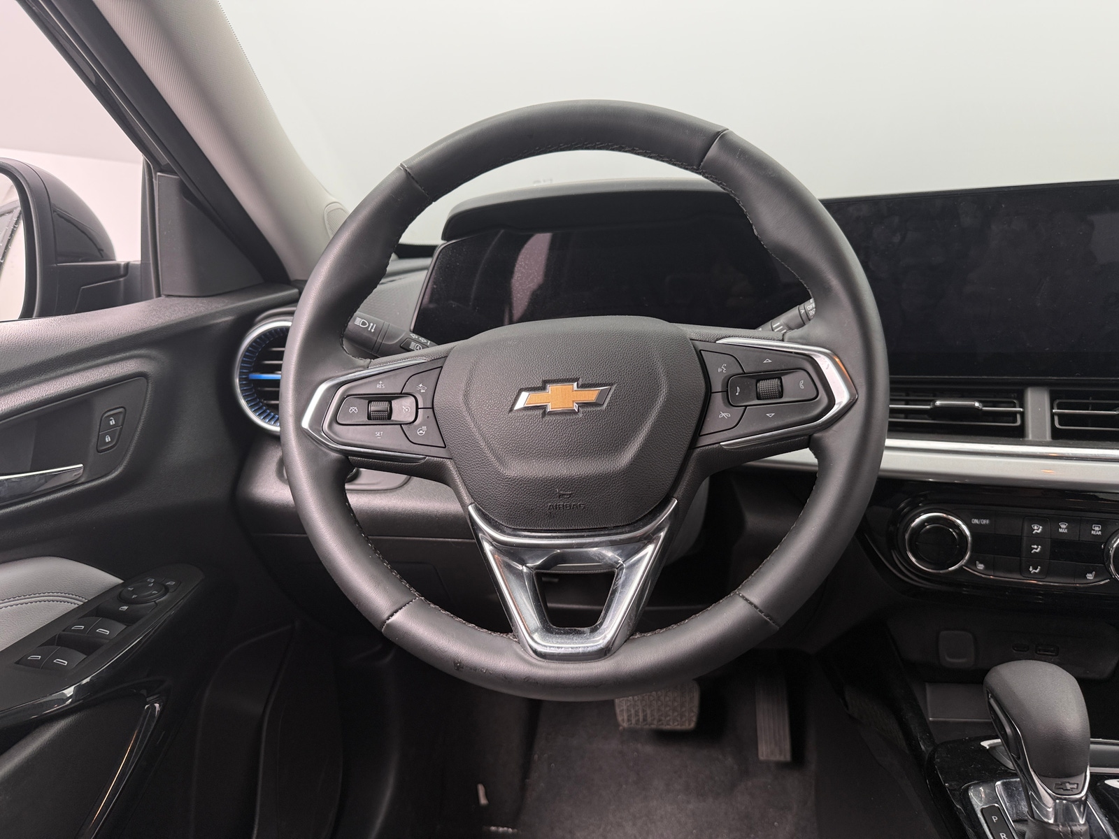Thumbnail: 2025 Chevrolet Trax - 5
