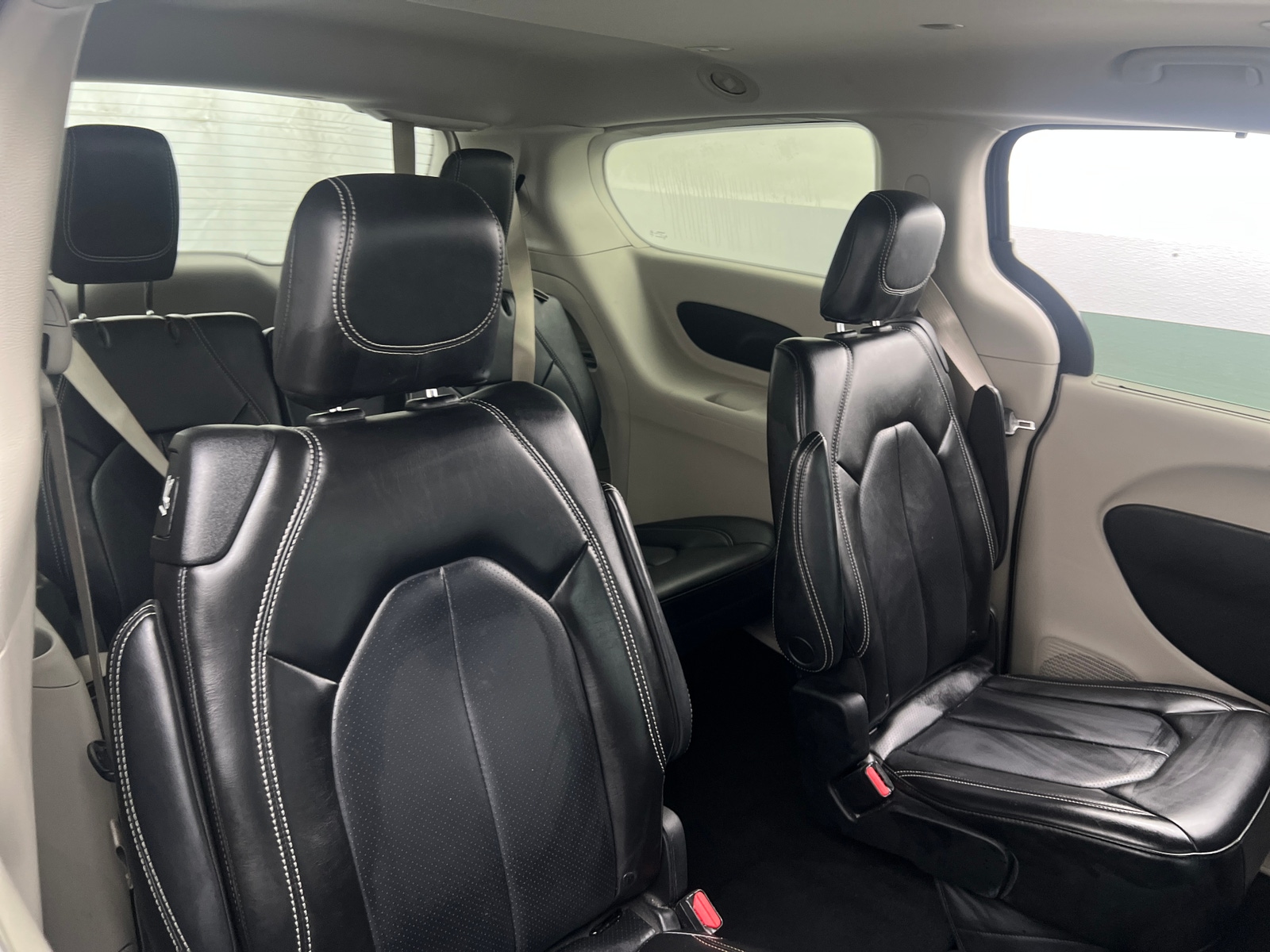 Thumbnail: 2023 Chrysler Pacifica - 5