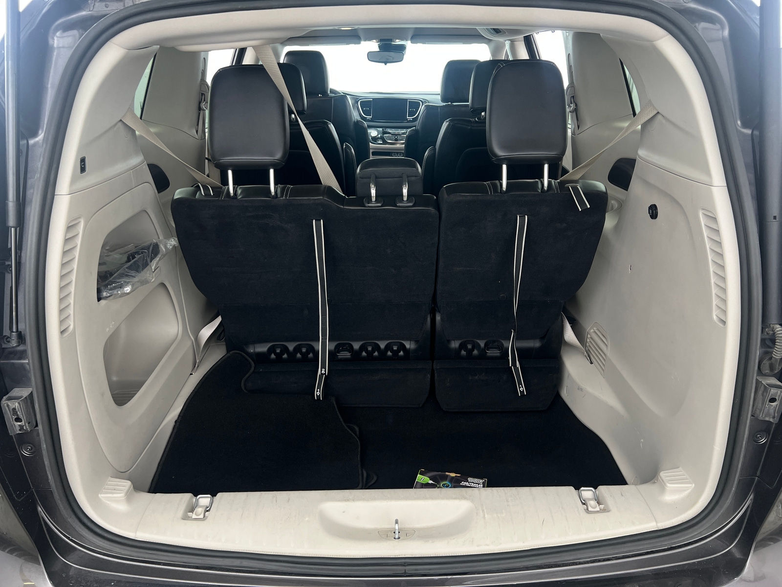 Thumbnail: 2023 Chrysler Pacifica - 6