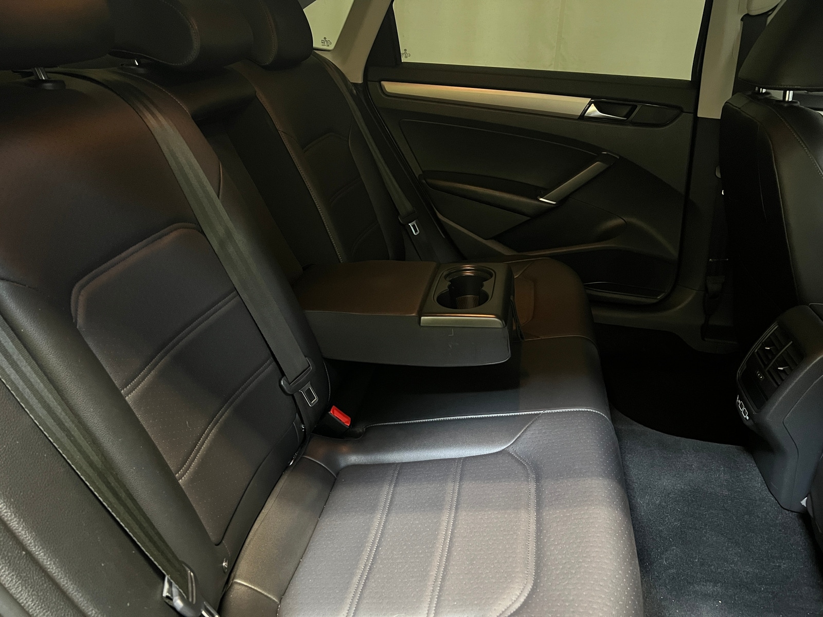 Thumbnail: 2021 Volkswagen Passat - 5