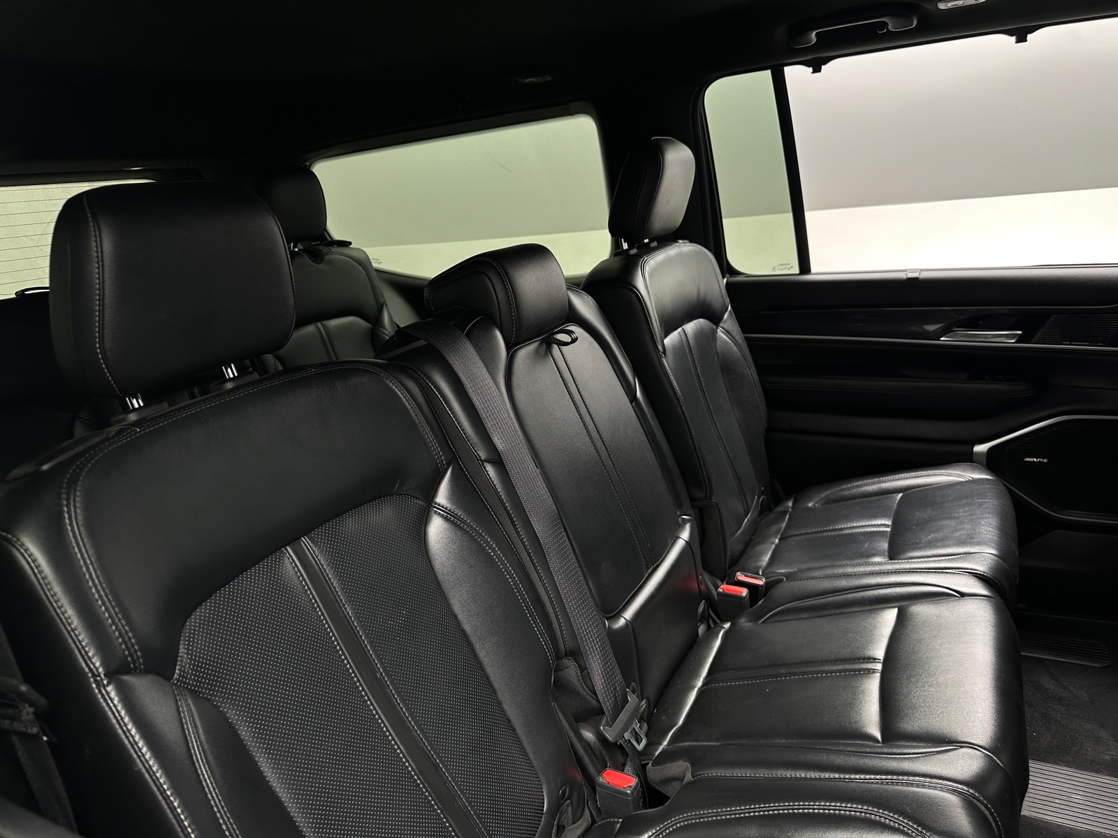 Thumbnail: 2022 Jeep Wagoneer - 5