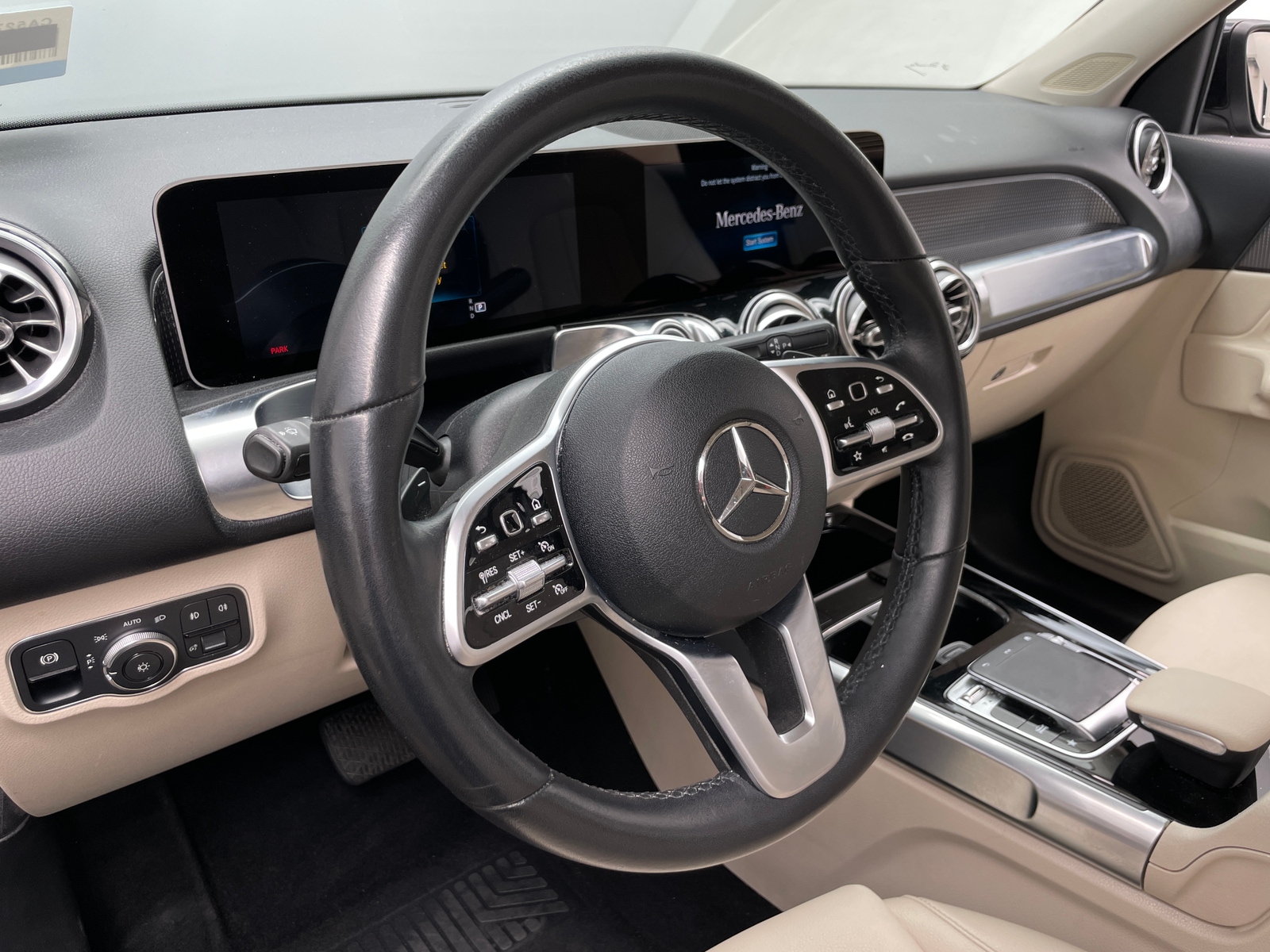 Thumbnail: 2020 Mercedes-Benz GLB - 4