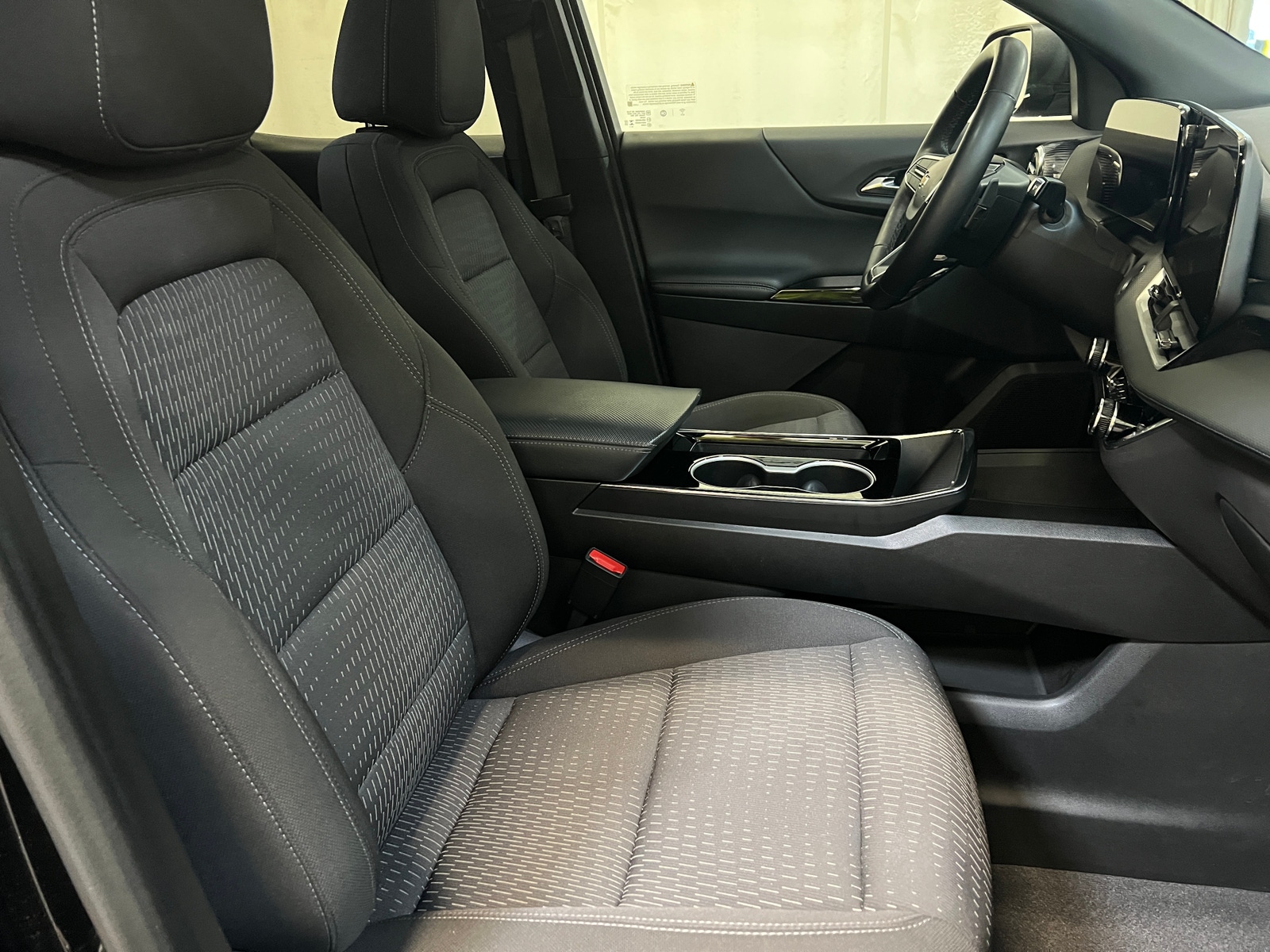 Thumbnail: 2025 Chevrolet Equinox - 2