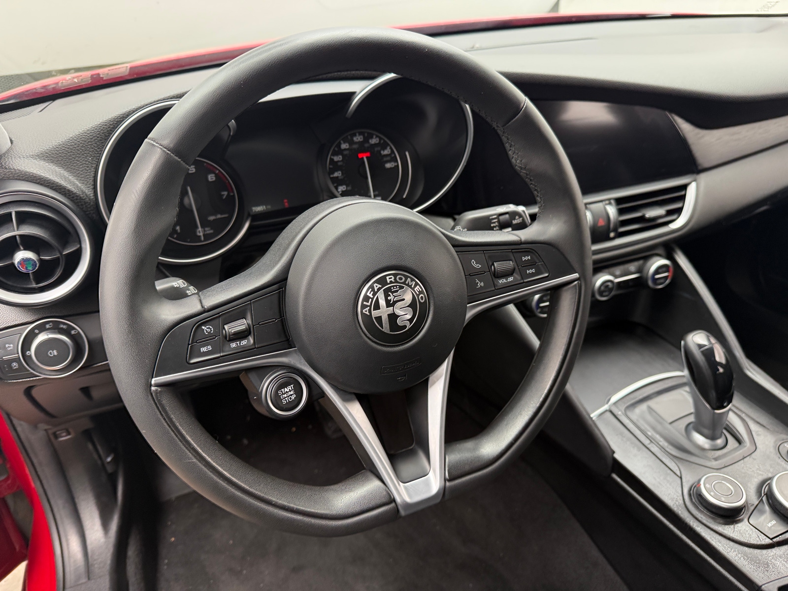 Thumbnail: 2018 Alfa Romeo Giulia - 4